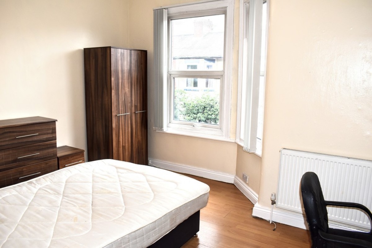 Images for Ealing Avenue, Rusholme EAID:b3a365785e0c608c1a78df24ce0289fd BID:1