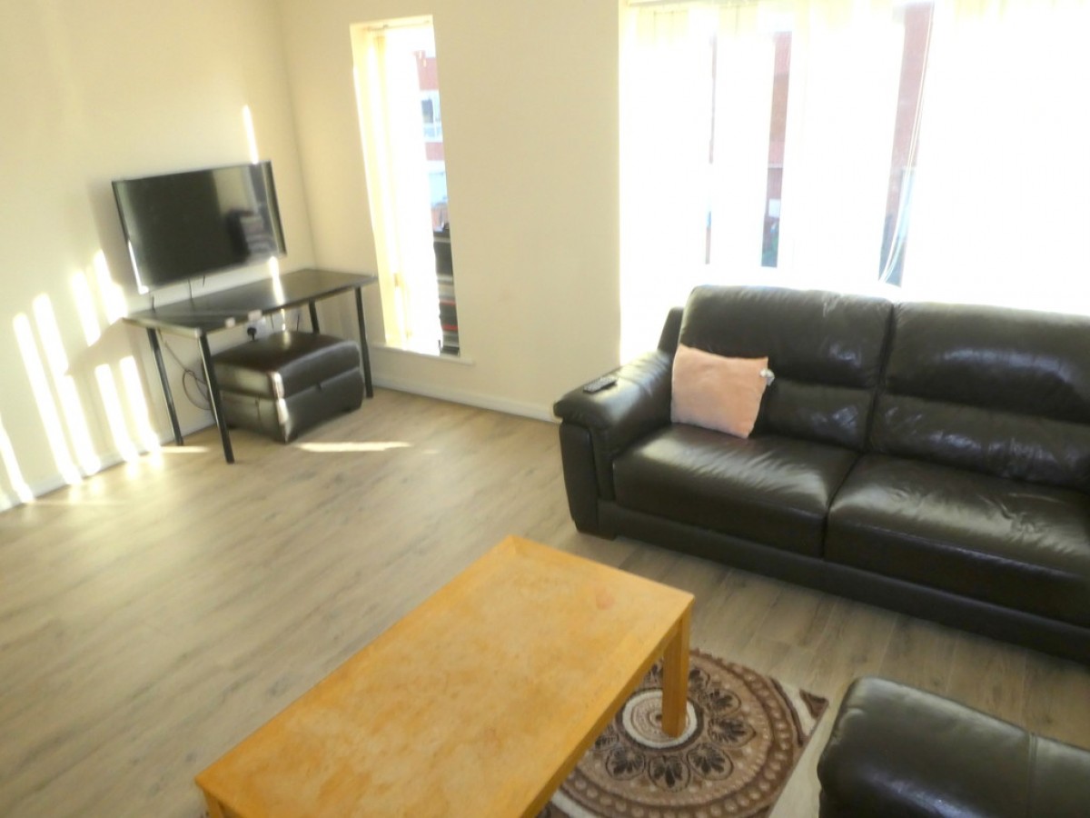 Images for Denewell Avenue, Grove Village, Manchester EAID:b3a365785e0c608c1a78df24ce0289fd BID:1