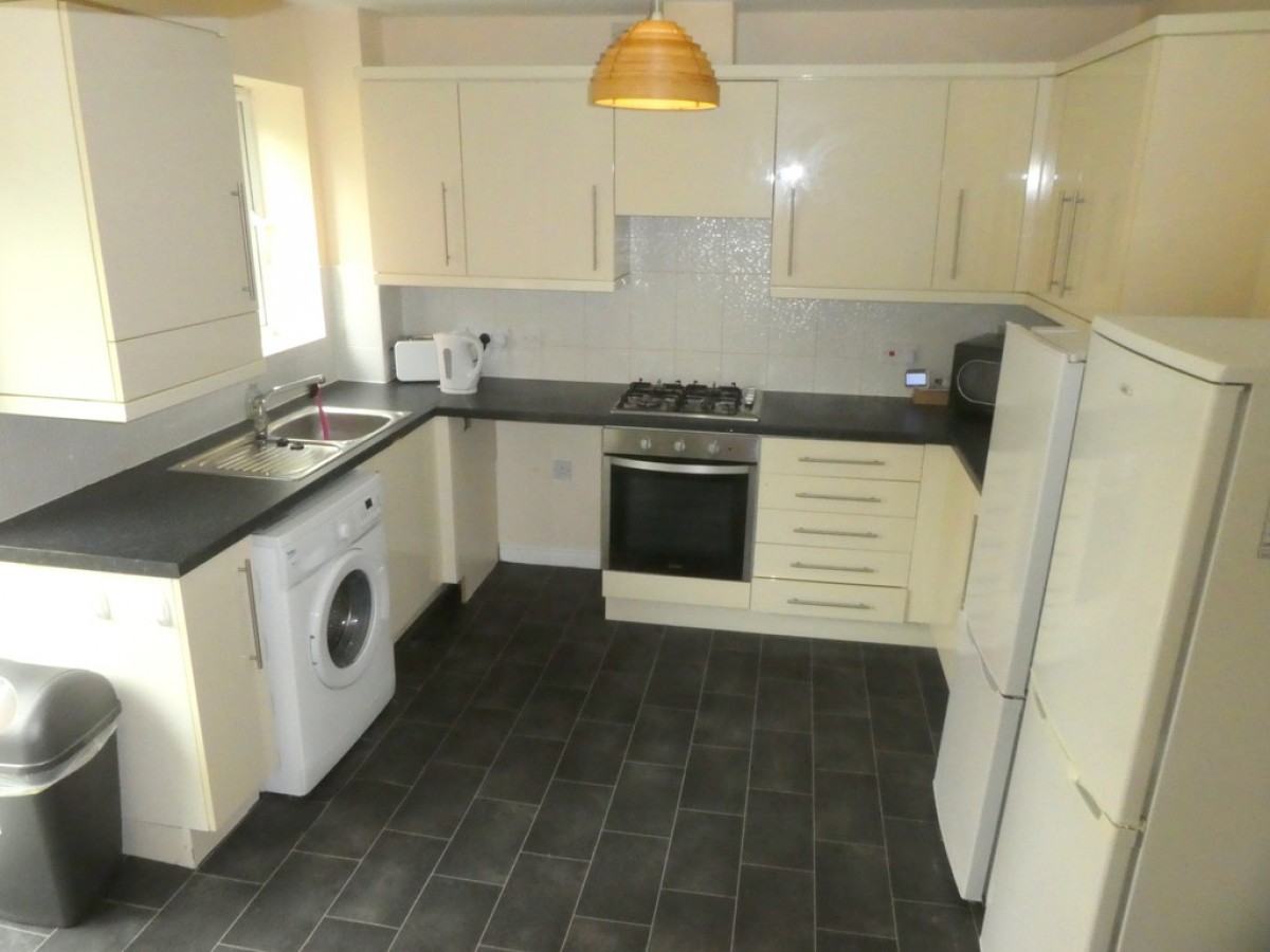 Images for Denewell Avenue, Grove Village, Manchester EAID:b3a365785e0c608c1a78df24ce0289fd BID:1