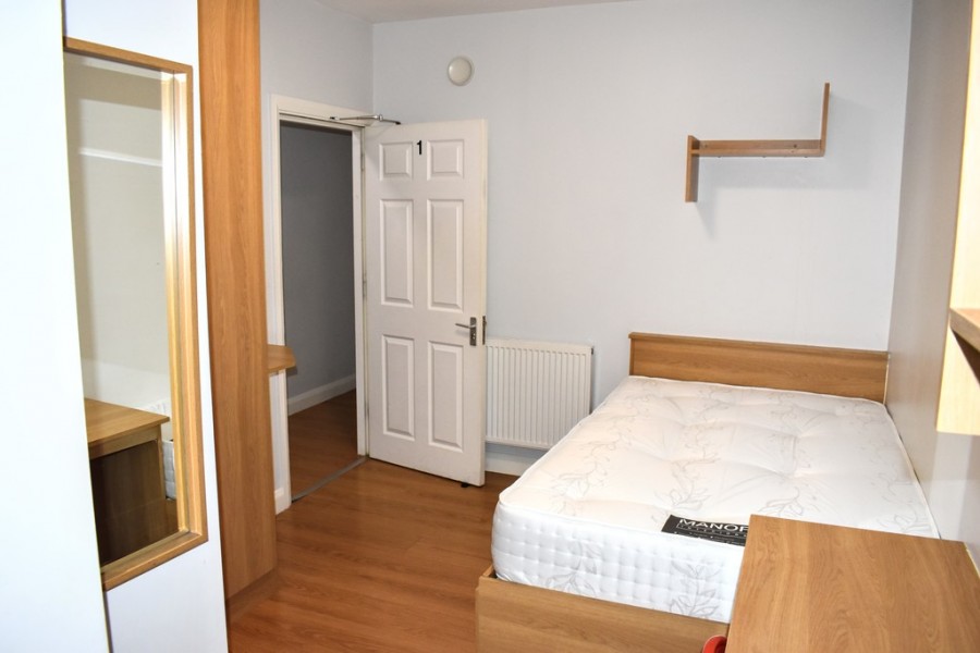 Images for Wellington Road, Fallowfield, Manchester EAID:b3a365785e0c608c1a78df24ce0289fd BID:1