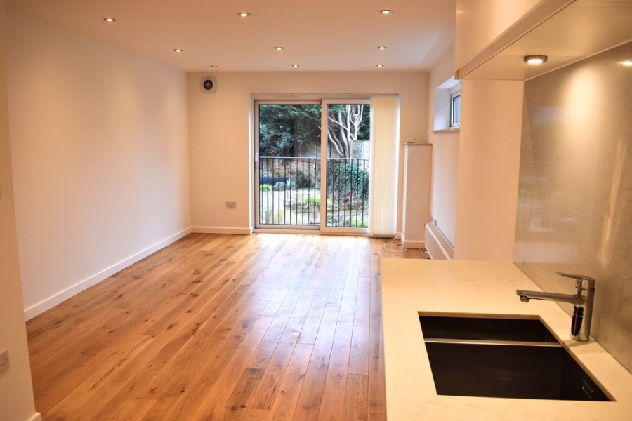 Images for Edge Lane, Chorlton, Manchester EAID:b3a365785e0c608c1a78df24ce0289fd BID:1