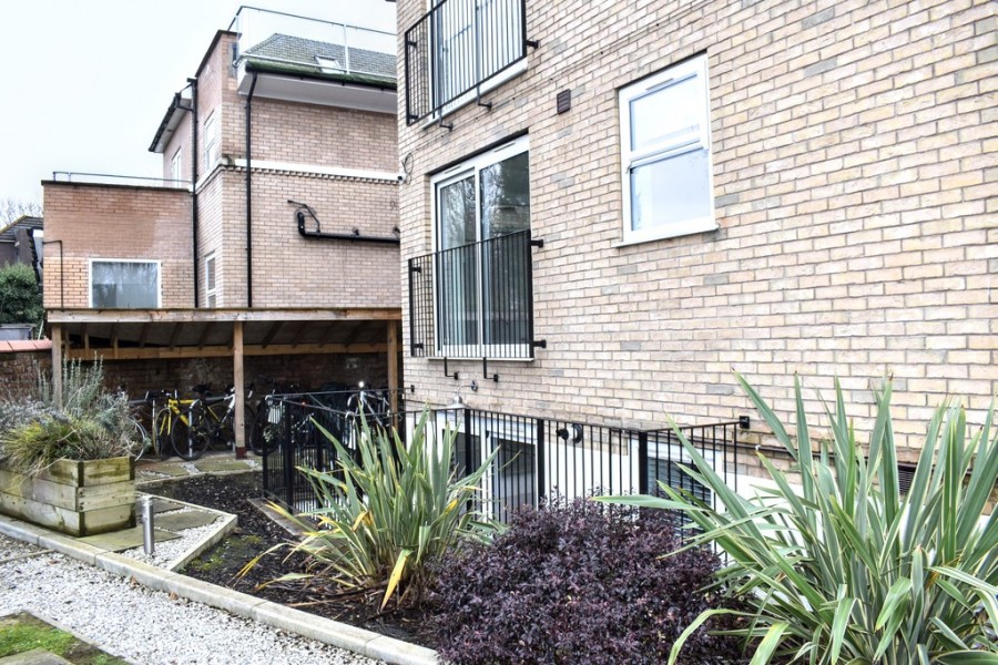 Images for Edge Lane, Chorlton, Manchester EAID:b3a365785e0c608c1a78df24ce0289fd BID:1