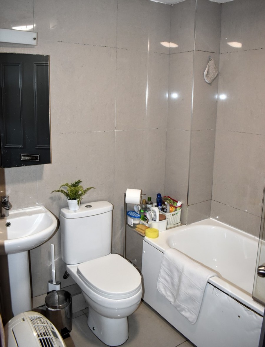 Images for Whiteoak Road, Fallowfield EAID:b3a365785e0c608c1a78df24ce0289fd BID:1