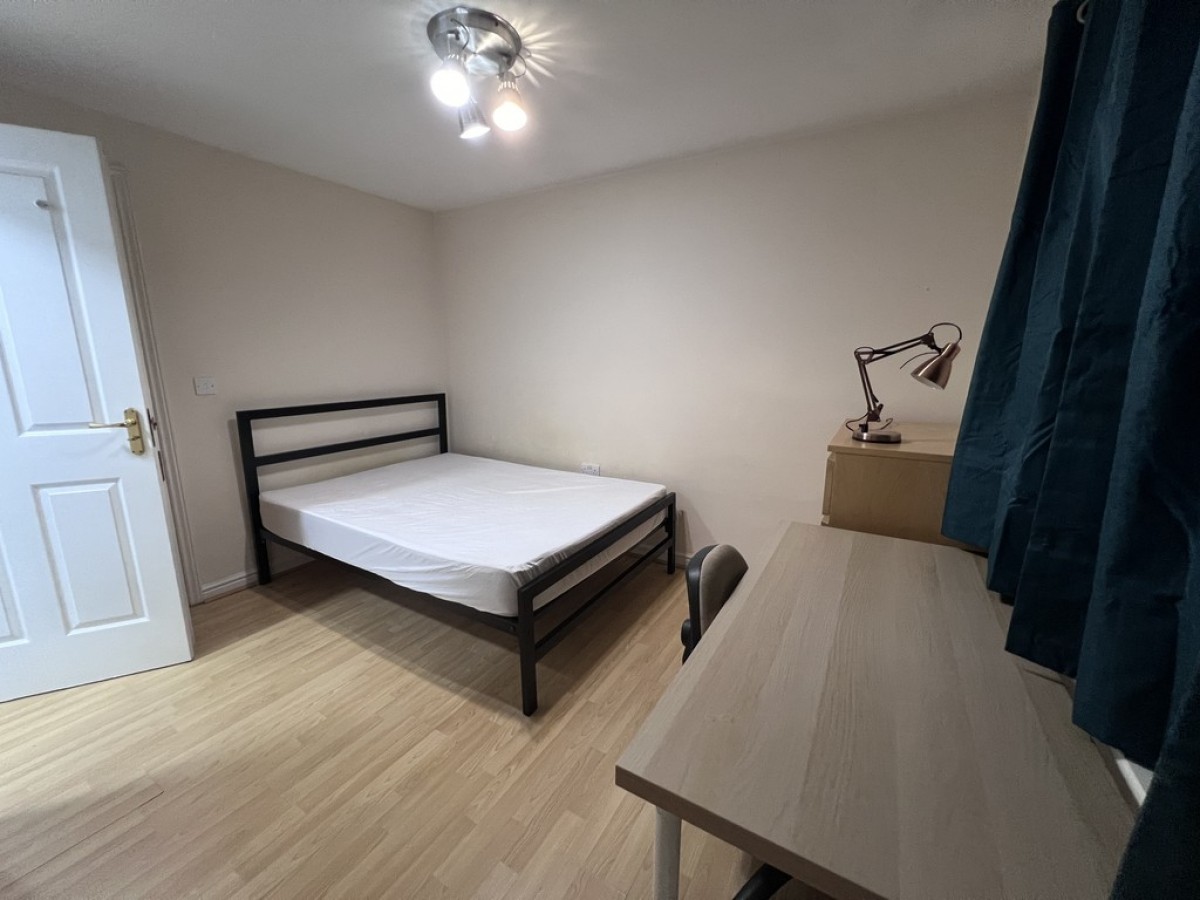 Images for 106 Stockport Road EAID:b3a365785e0c608c1a78df24ce0289fd BID:1