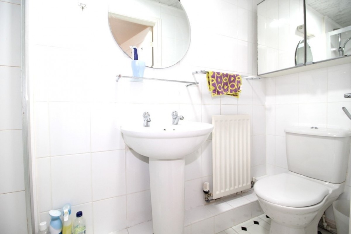 Images for Stockport Road, Grove Village EAID:b3a365785e0c608c1a78df24ce0289fd BID:1
