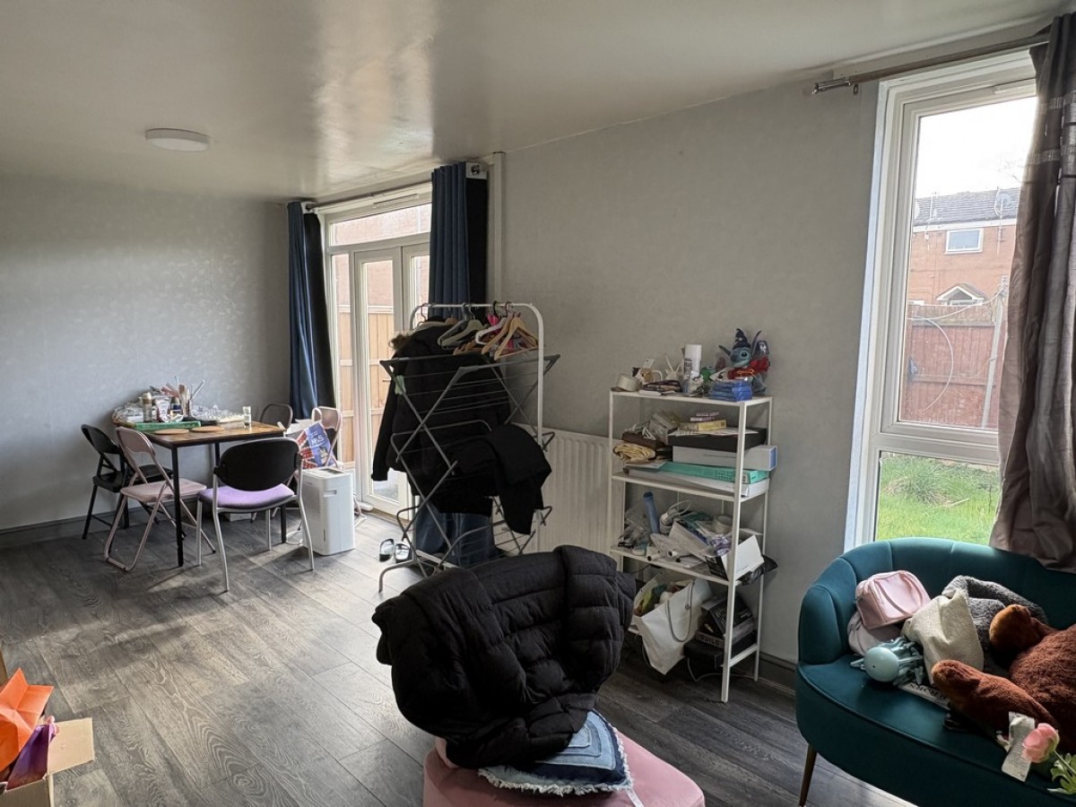 Images for Davies Square, Manchester EAID:b3a365785e0c608c1a78df24ce0289fd BID:1