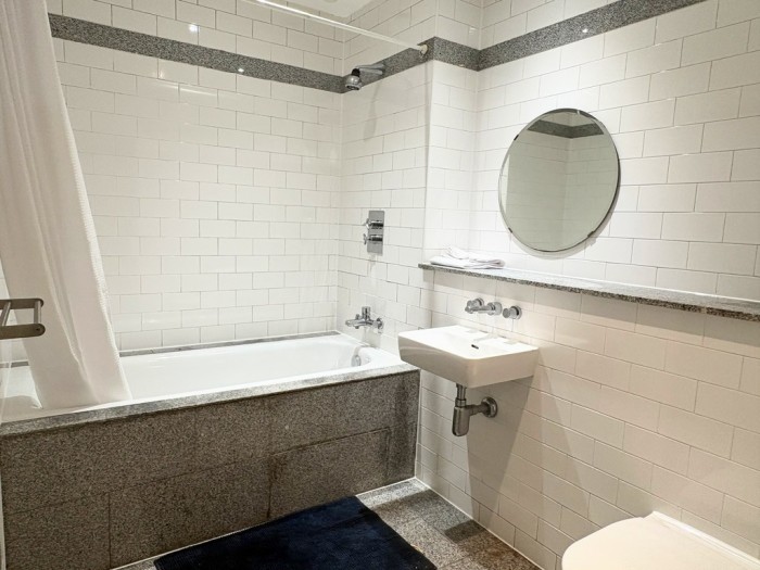 View Full Details for Manchester - EAID:b3a365785e0c608c1a78df24ce0289fd, BID:1