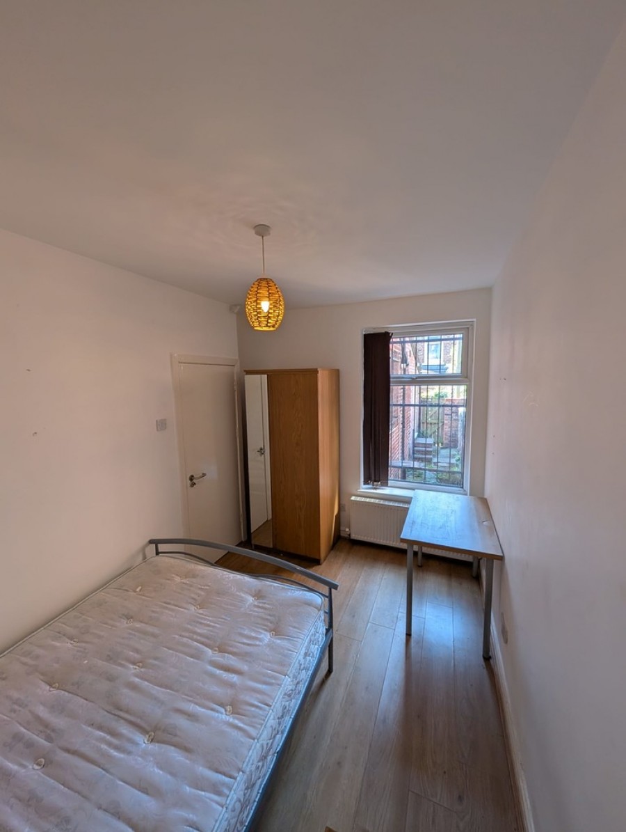 Images for Fallowfield, Manchester EAID:b3a365785e0c608c1a78df24ce0289fd BID:1